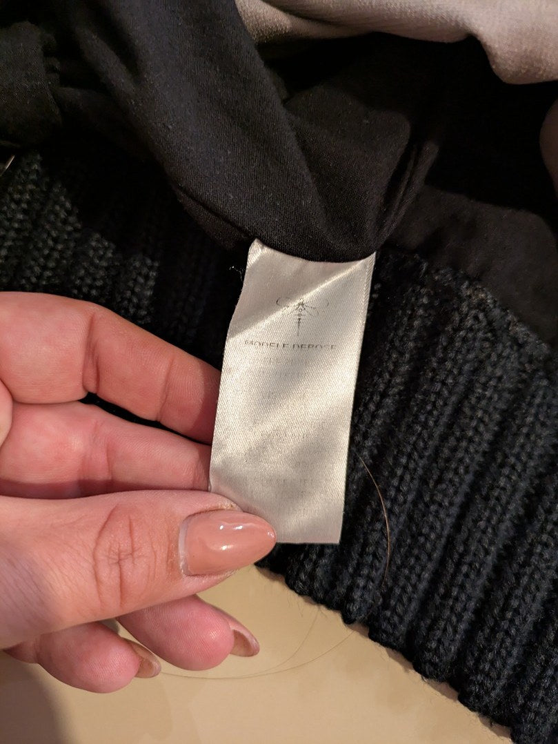 Robe noire à capuche La Mode Est à Vous T46